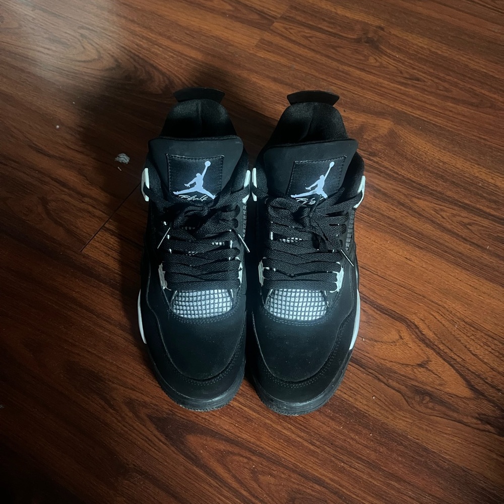 Jordan 4 White Thunder